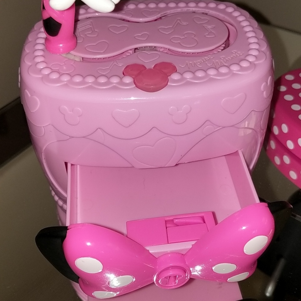 Disney NWT necklace, Minnie dancing jewelr… - Picture 7 of 8